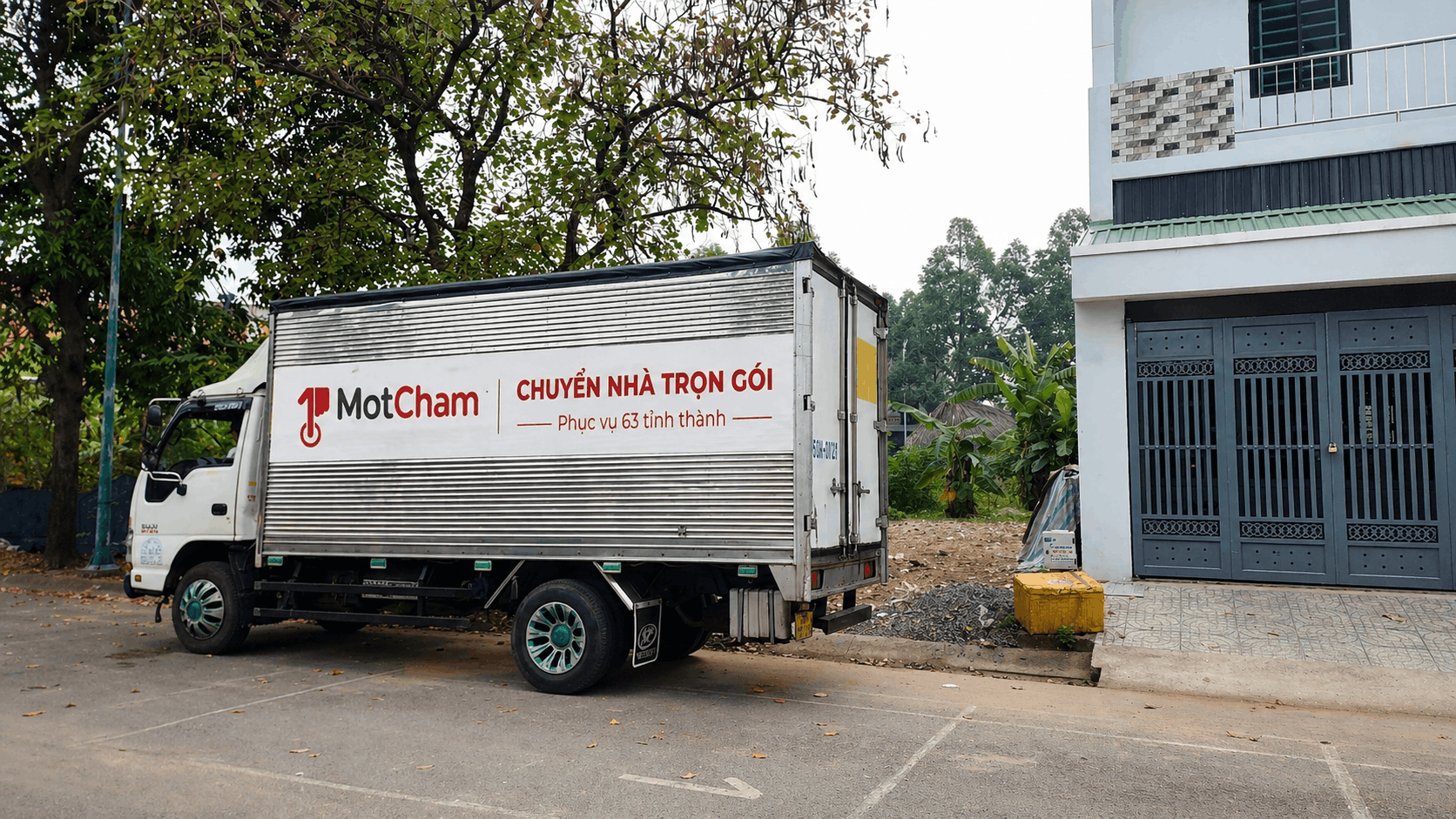 Xe tải chuyển nhà trọn gói MotCham thực hiện vận chuyển